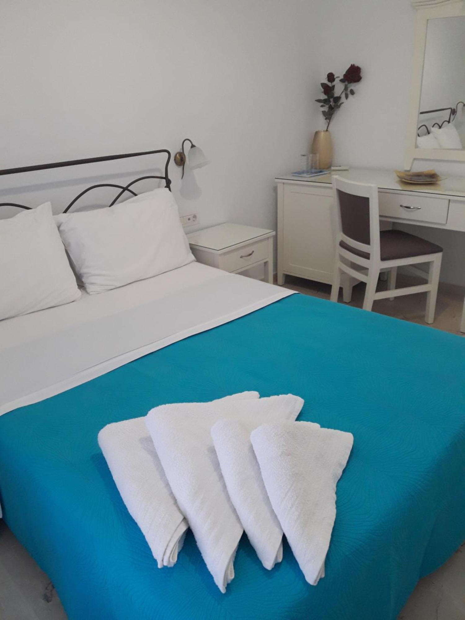 Arion Bay Hotel Santorini คามารี ภายนอก รูปภาพ
