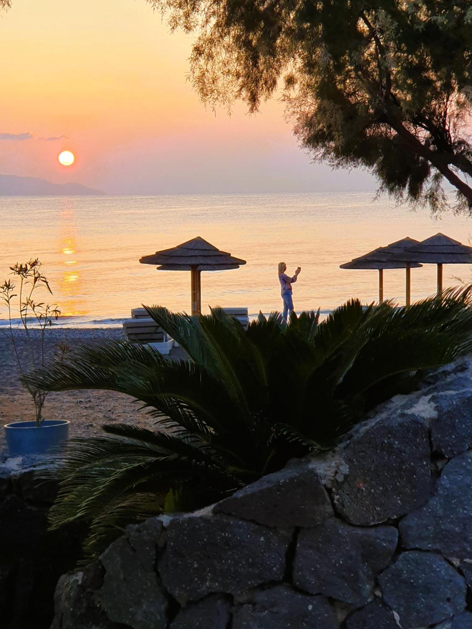 Arion Bay Hotel Santorini คามารี ภายนอก รูปภาพ