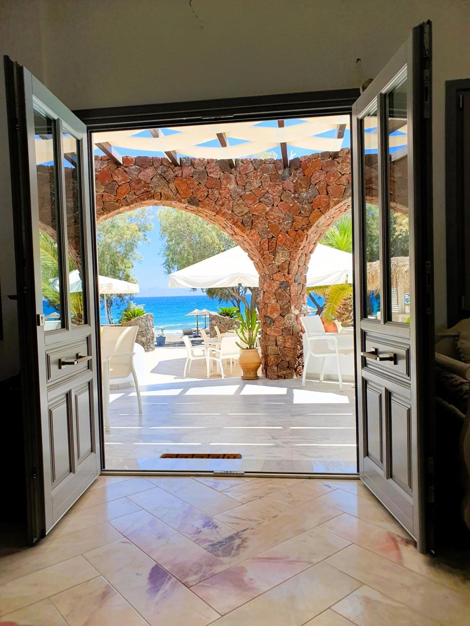 Arion Bay Hotel Santorini คามารี ภายนอก รูปภาพ