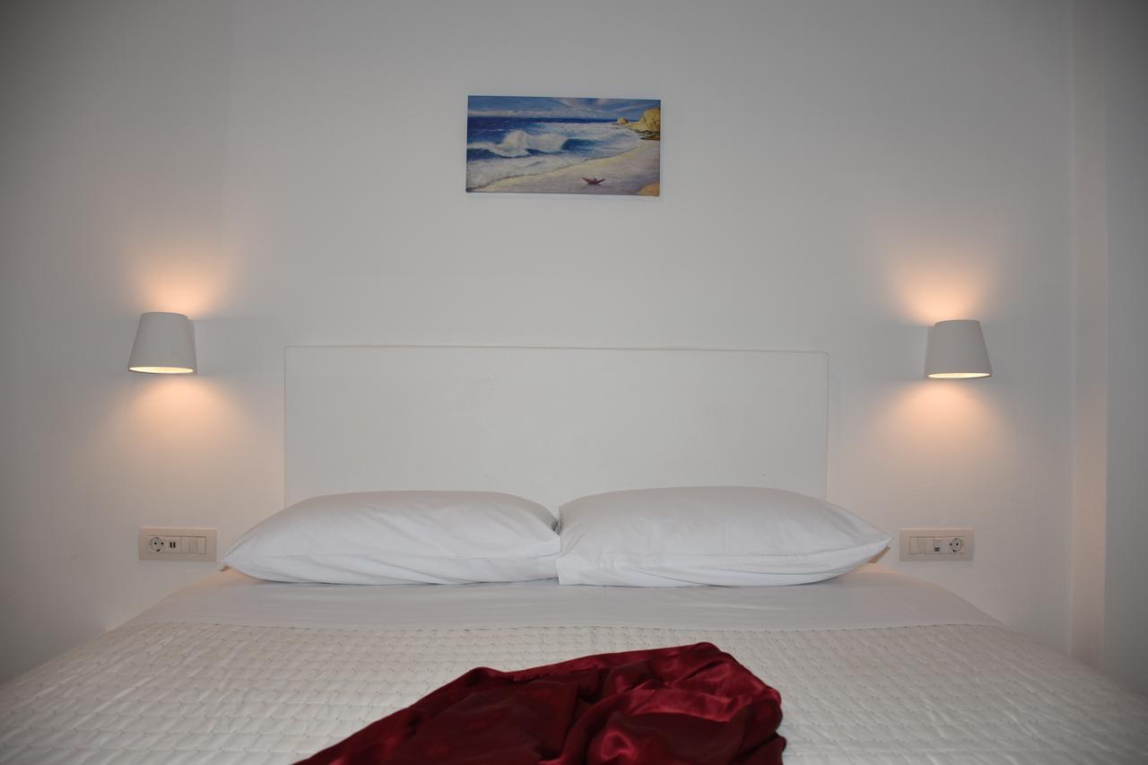 Arion Bay Hotel Santorini คามารี ภายนอก รูปภาพ