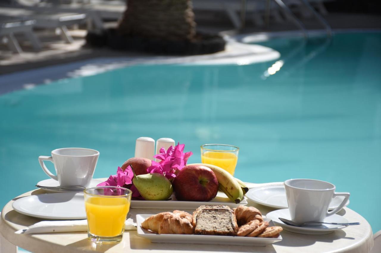 Arion Bay Hotel Santorini คามารี ภายนอก รูปภาพ