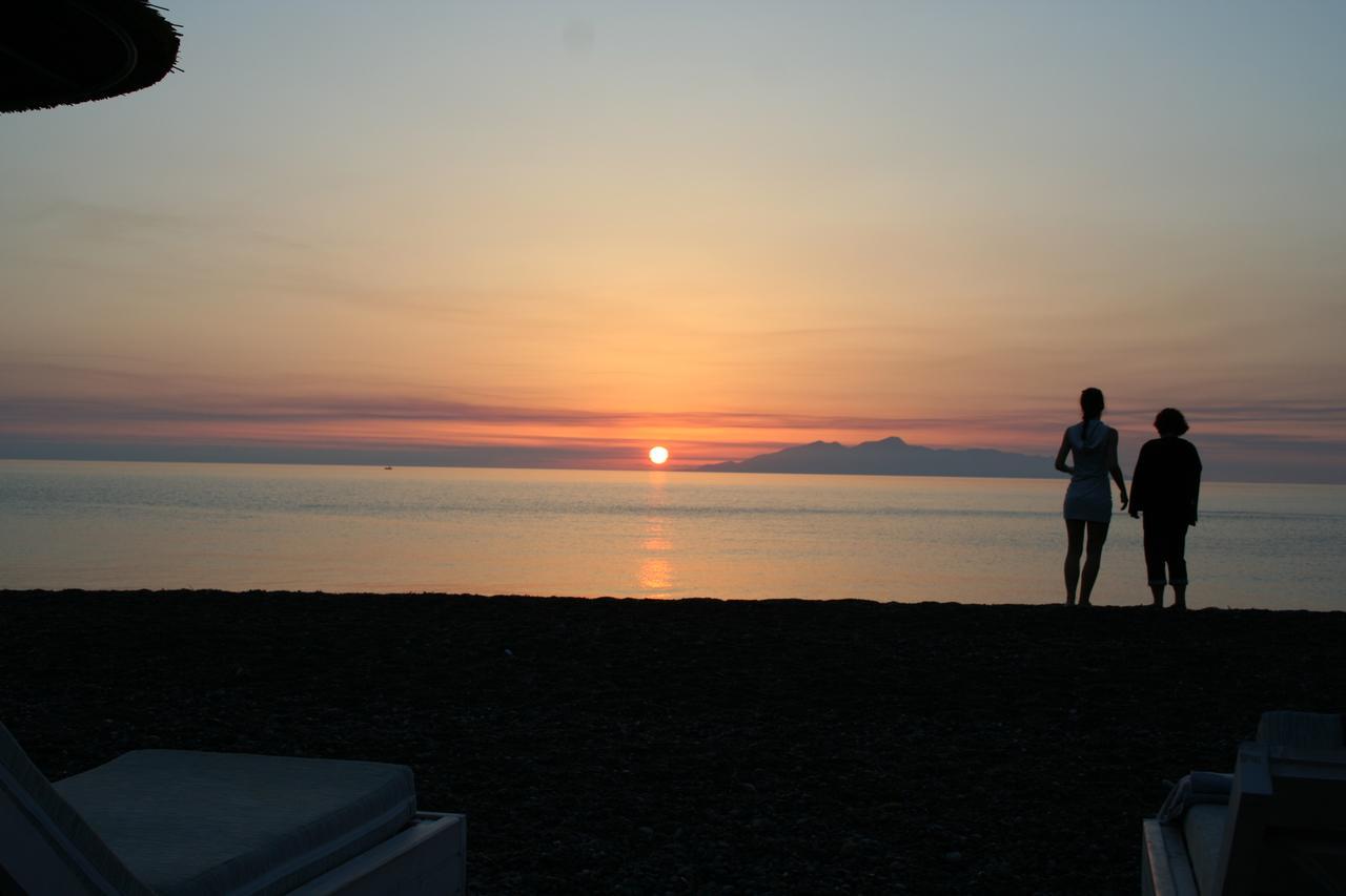 Arion Bay Hotel Santorini คามารี ภายนอก รูปภาพ