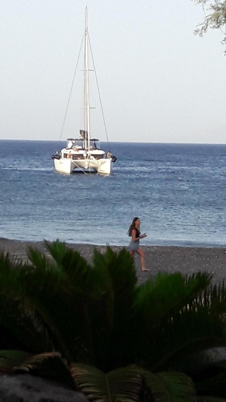 Arion Bay Hotel Santorini คามารี ภายนอก รูปภาพ