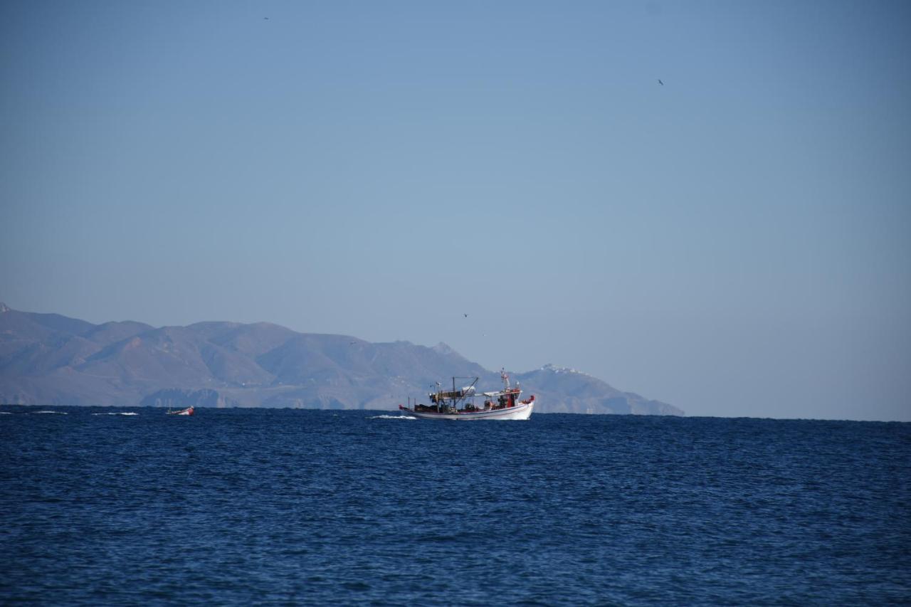 Arion Bay Hotel Santorini คามารี ภายนอก รูปภาพ